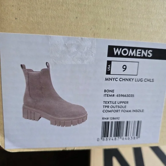 Madden NYC Women's Chunky Lug Chelsea Boots Size 9 - Picture 6 of 13